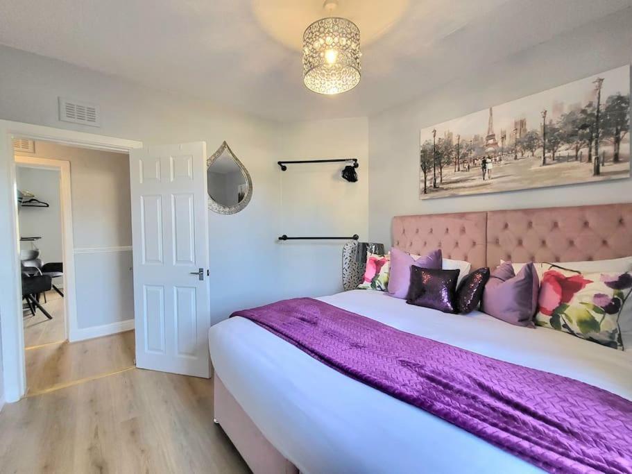 4 Bedrooms By Sensational Short Lets & Serviced *