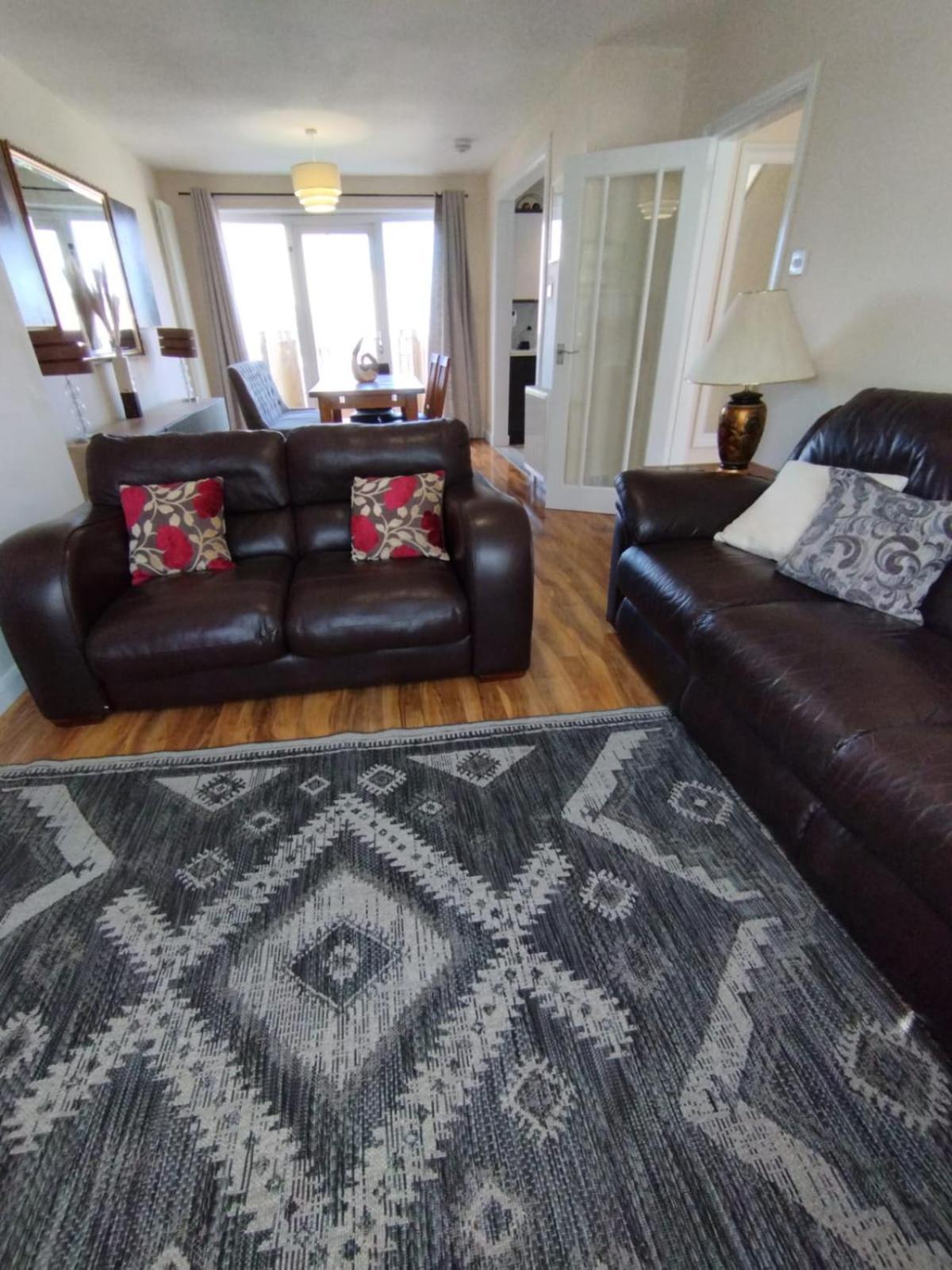 3 Bed House In - Private Parking Édimbourg