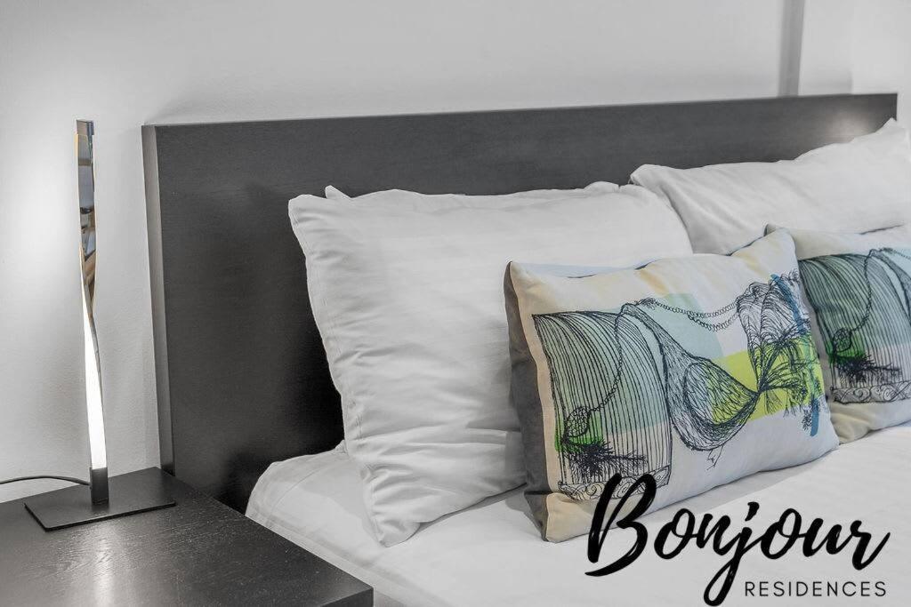 Clichy Ground Floor 1br-1 Ba, Shared Garden Access By Bonjour Residences * EDI