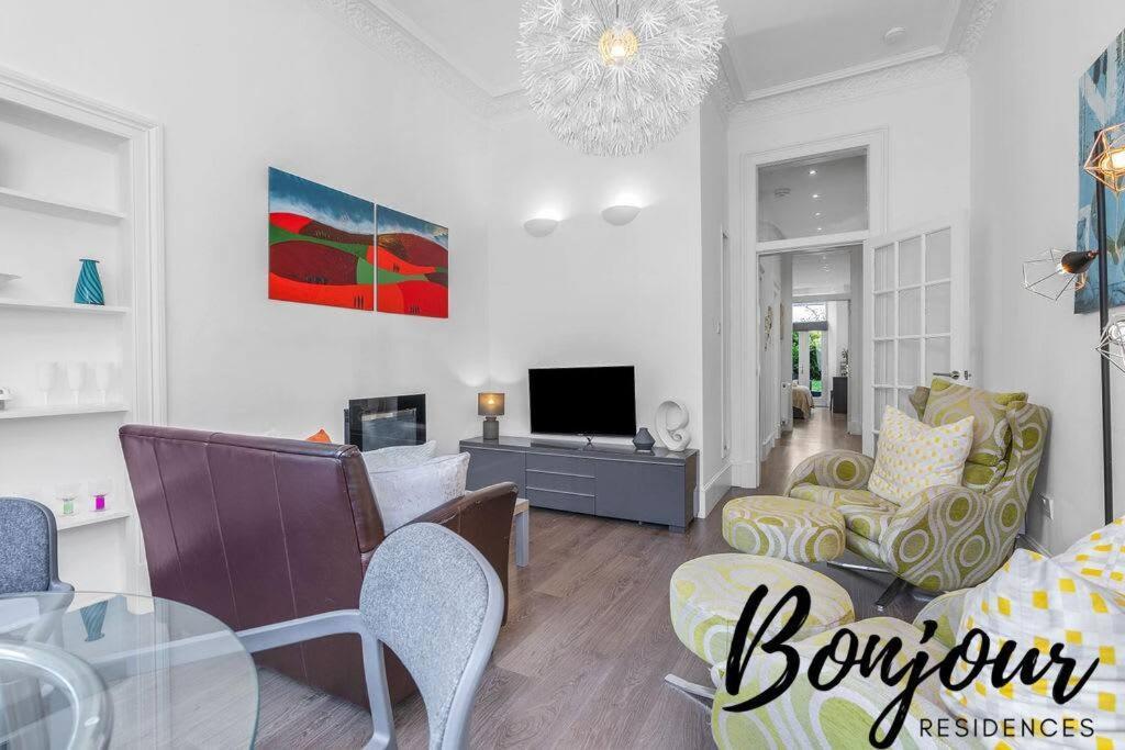 Clichy Ground Floor 1br-1 Ba, Shared Garden Access By Bonjour Residences * EDI