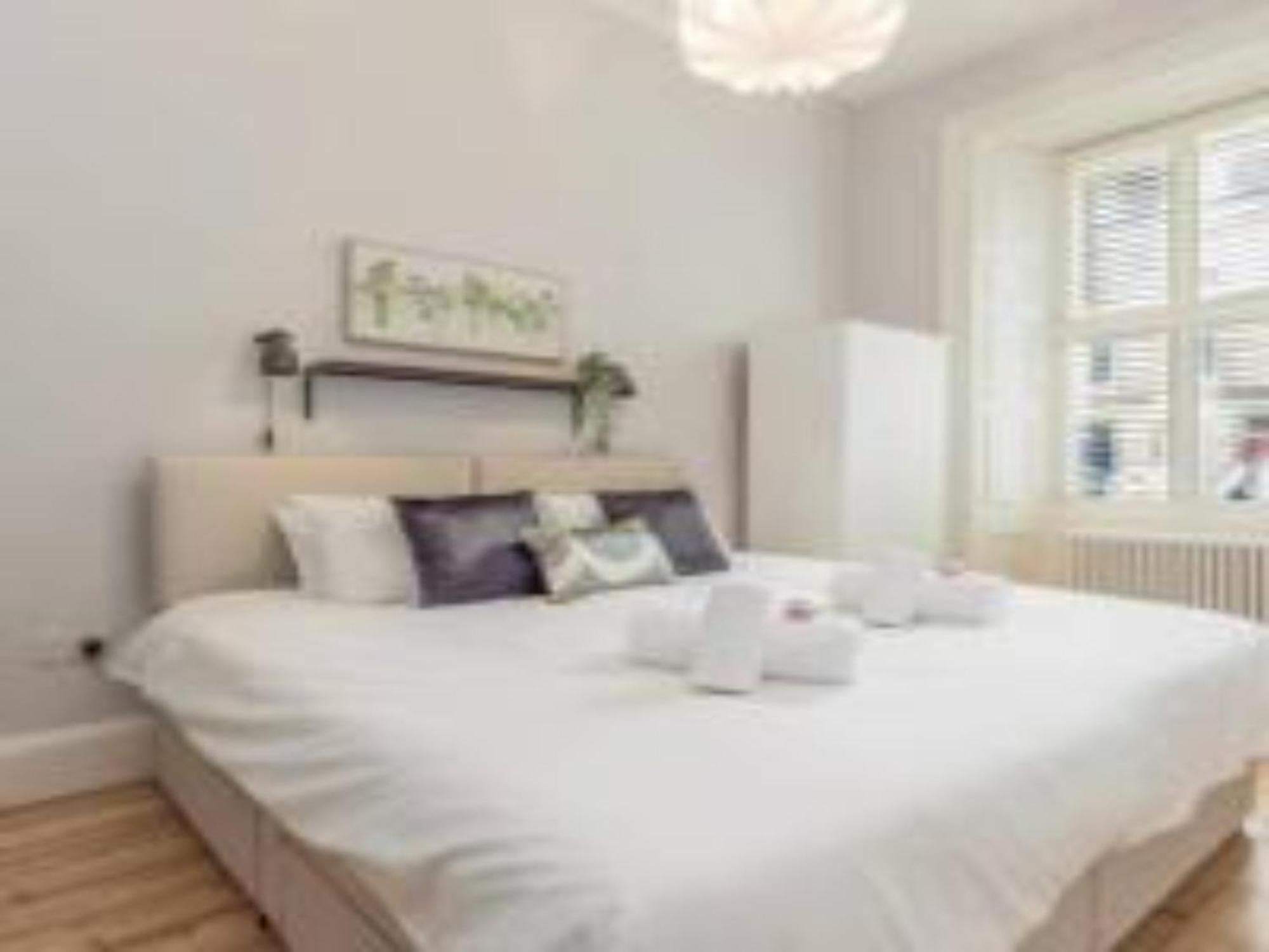 Pass The Keys Main Door 3 Bed With Free Parking Appartement *