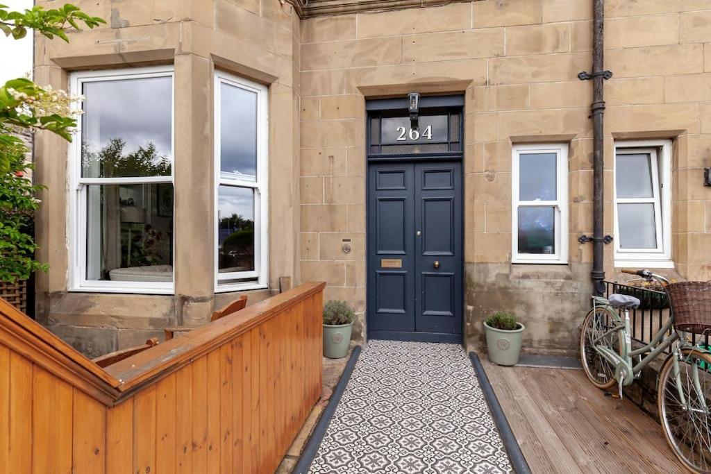 Beautiful Victorian Close To The Botanical Gardens, Free Parking!