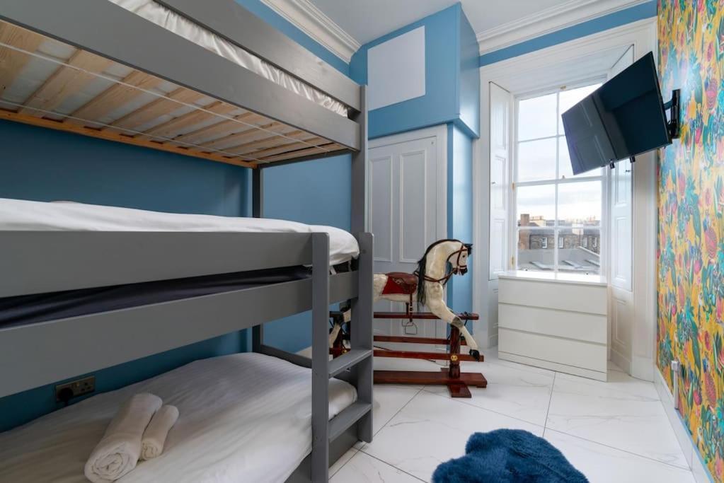 Spacious Modern Centre Castle Views Appartement