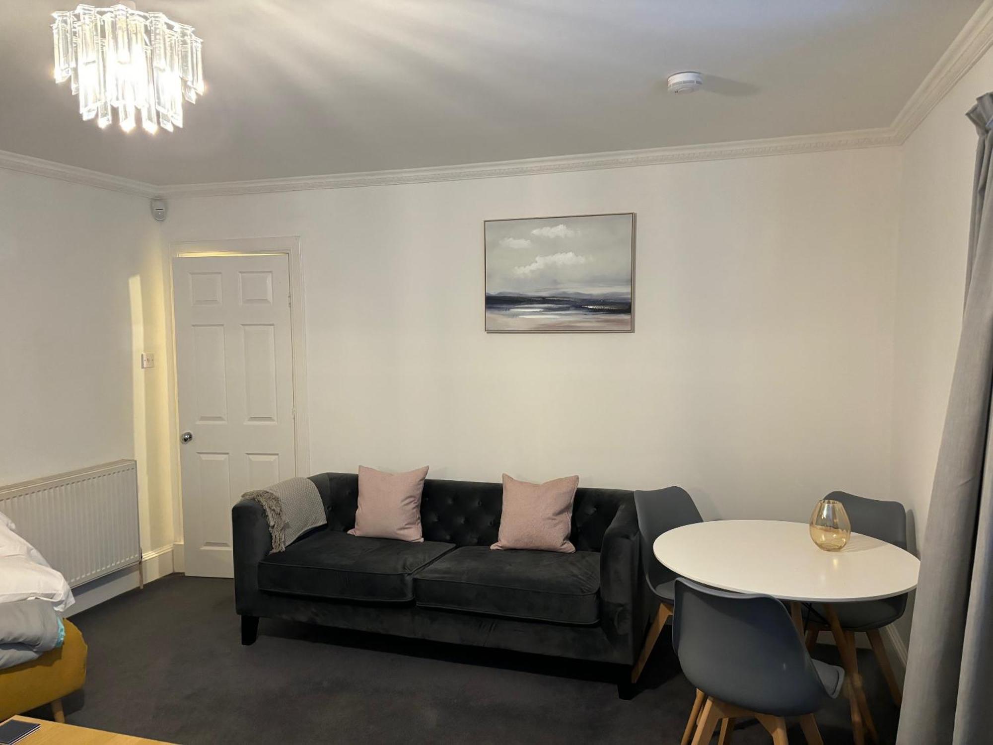 Apartment The Well Court *
