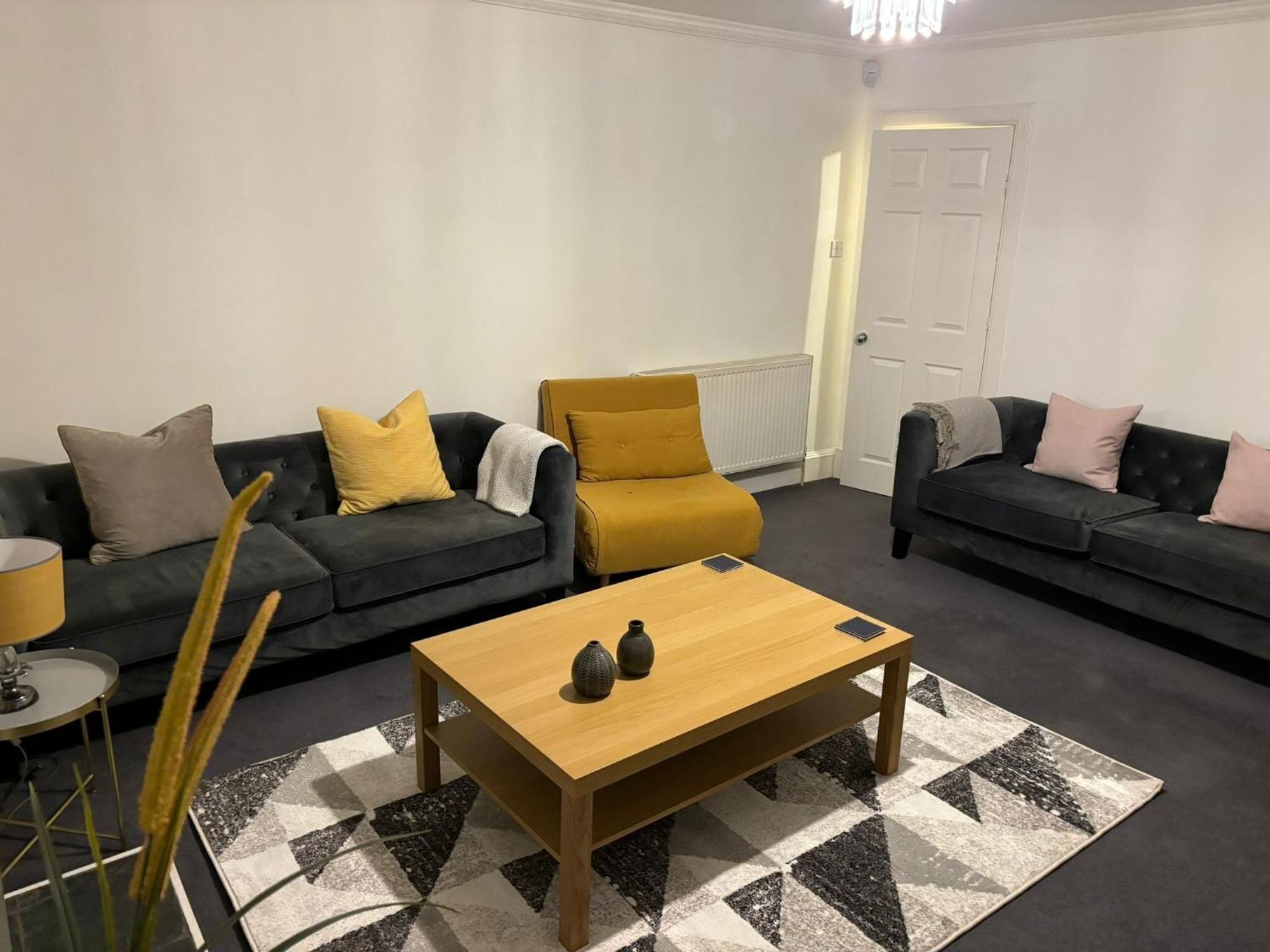 Apartment The Well Court