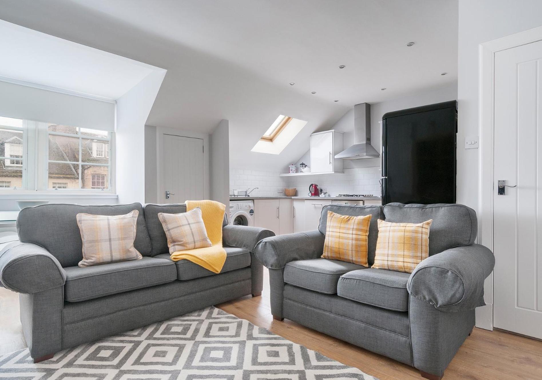 High Street Apartment *