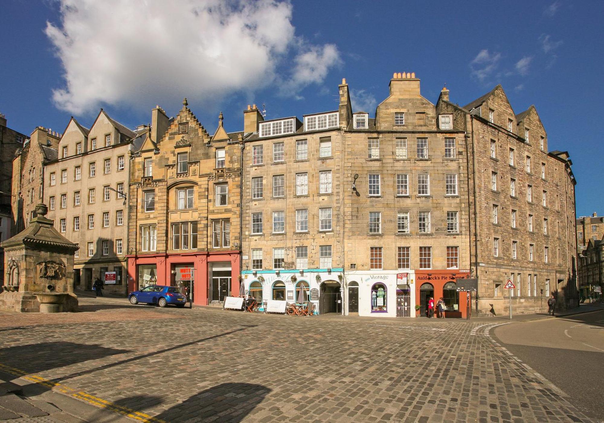West Bow
