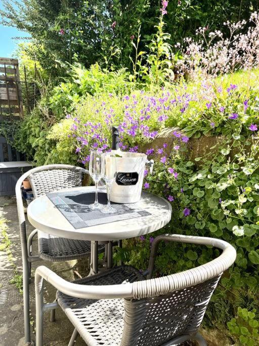 Apartment Holyrood Park: Lush & Arty 2 Double Bed Flat *