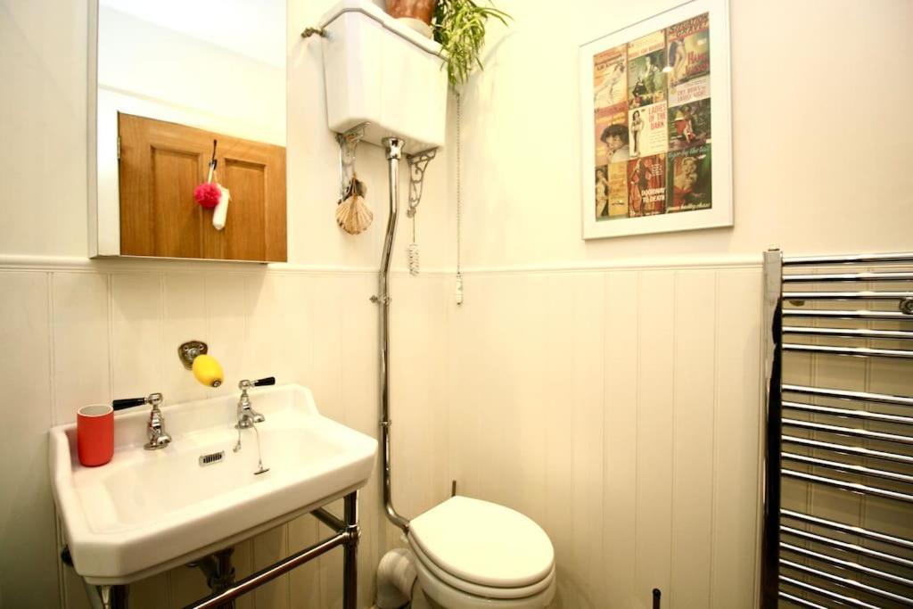 Holyrood Park: Lush & Arty 2 Double Bed Flat Apartment *