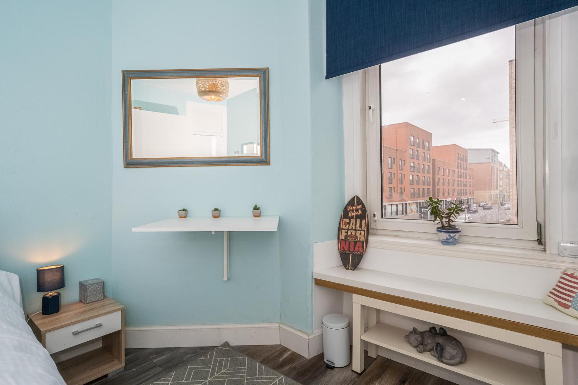 Pass The Keys Trendy Historic Flat Sleeps 4 To 6 Near Leith Shore *