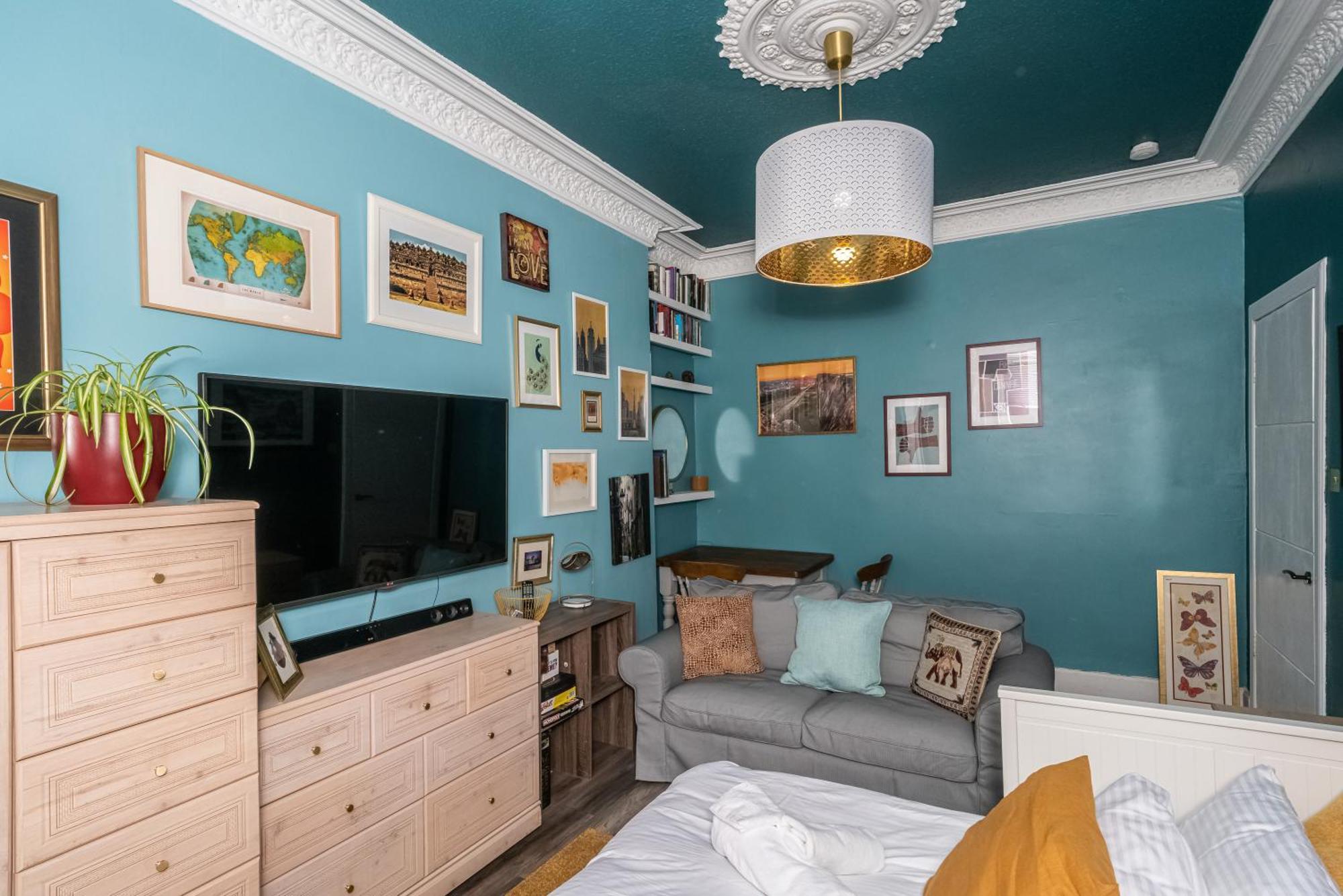 Pass The Keys Trendy Historic Flat Sleeps 4 To 6 Near Leith Shore *