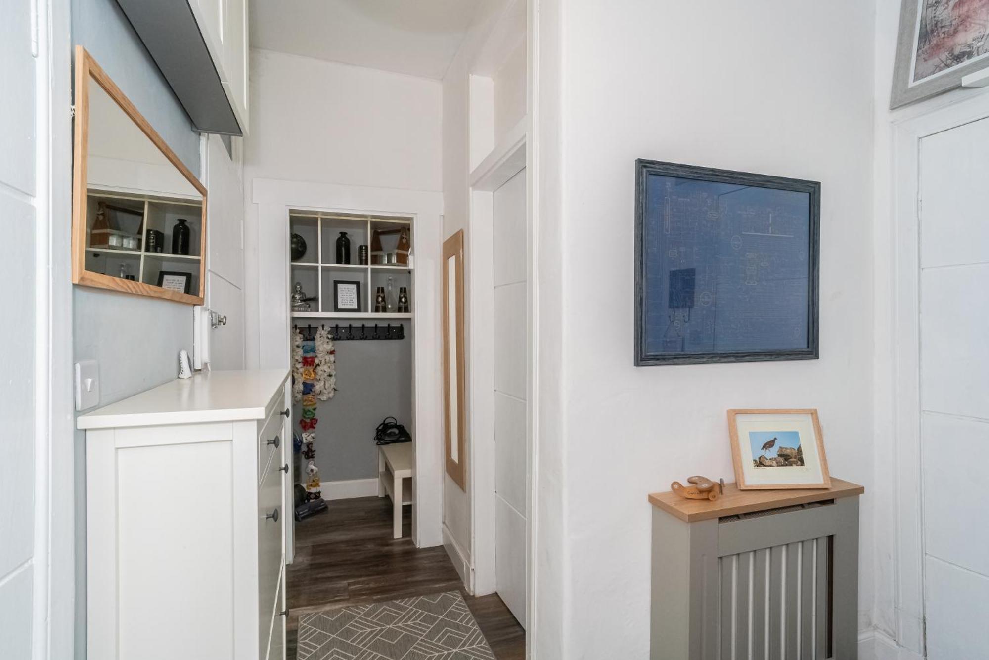 Apartment Pass The Keys Trendy Historic Flat Sleeps 4 To 6 Near Leith Shore
