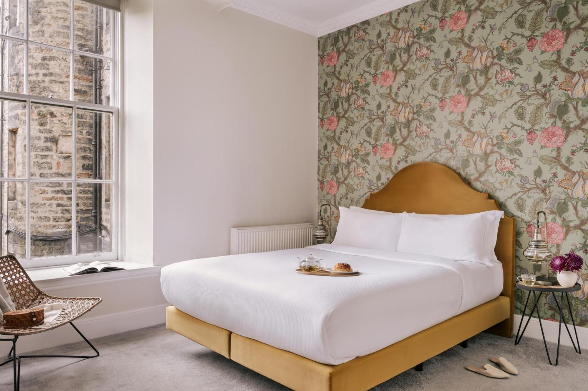 Sonder Royal Garden Aparthotel