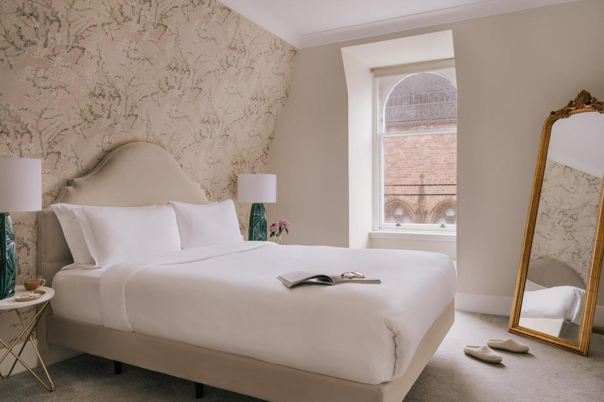 Sonder Royal Garden Aparthotel