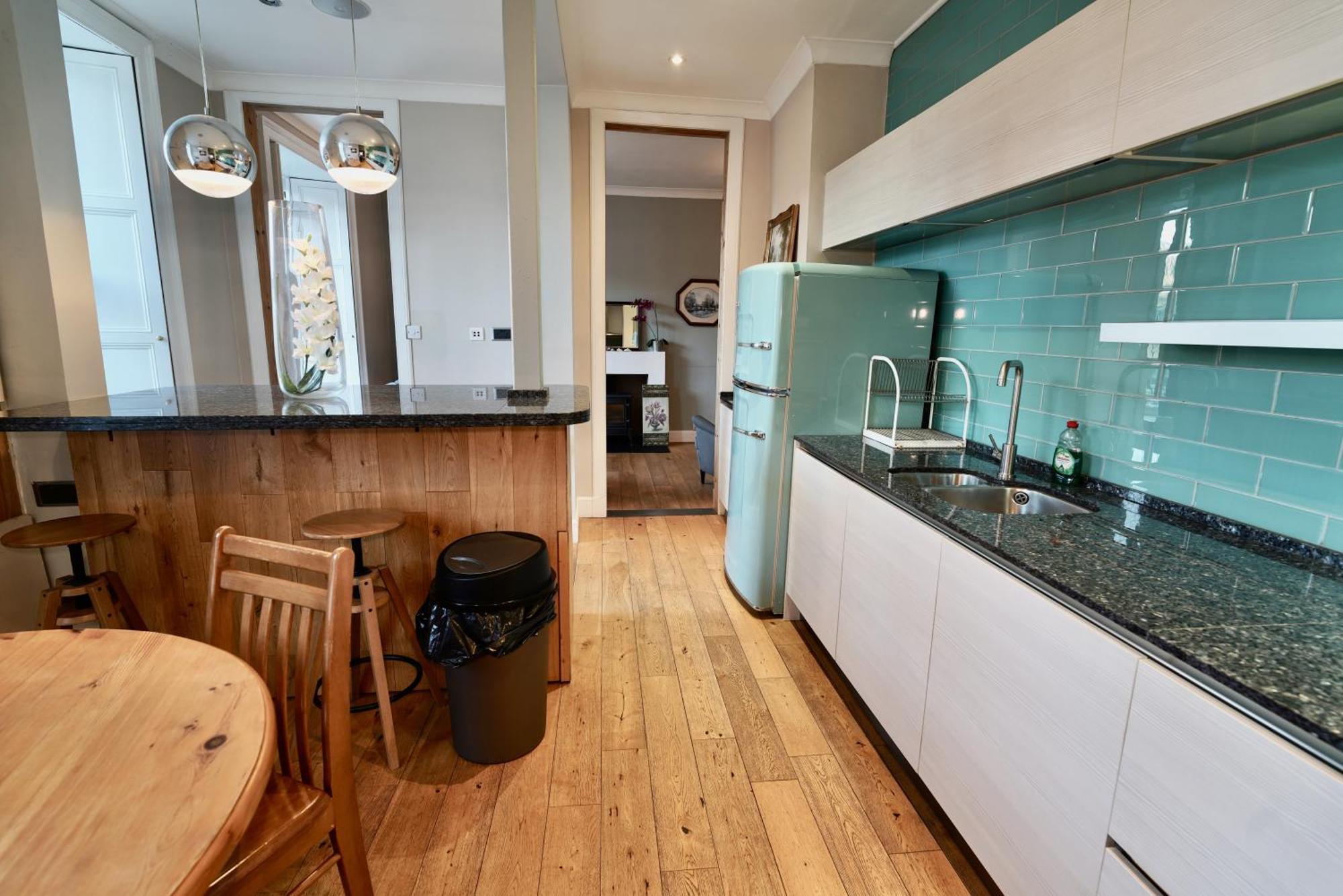 Spacious 2 Bed Next To Royal Mile & Waverley Apartment *