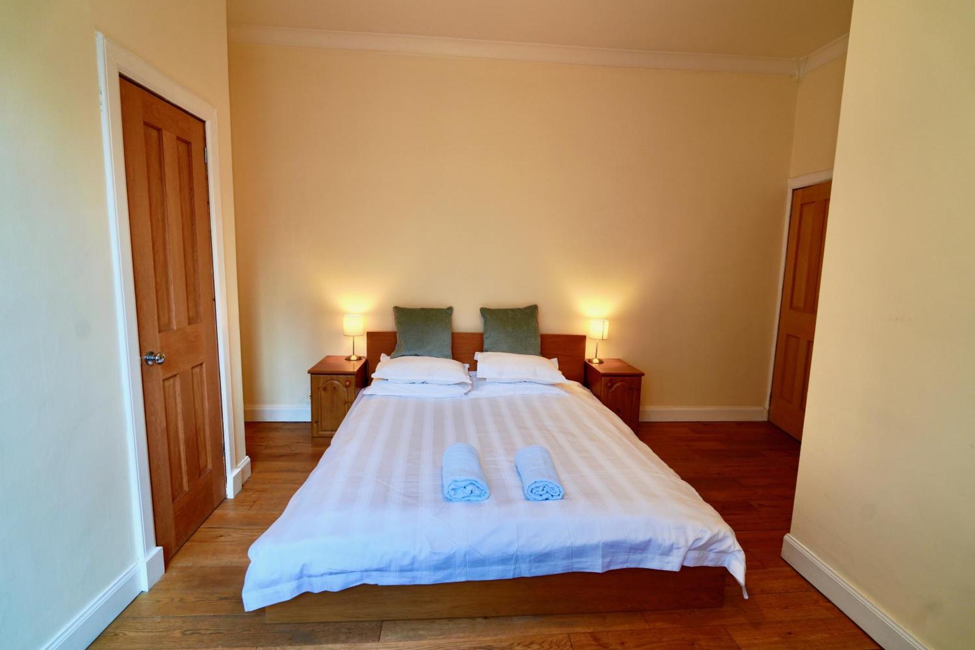 Apartment Spacious 2 Bed Next To Royal Mile & Waverley *