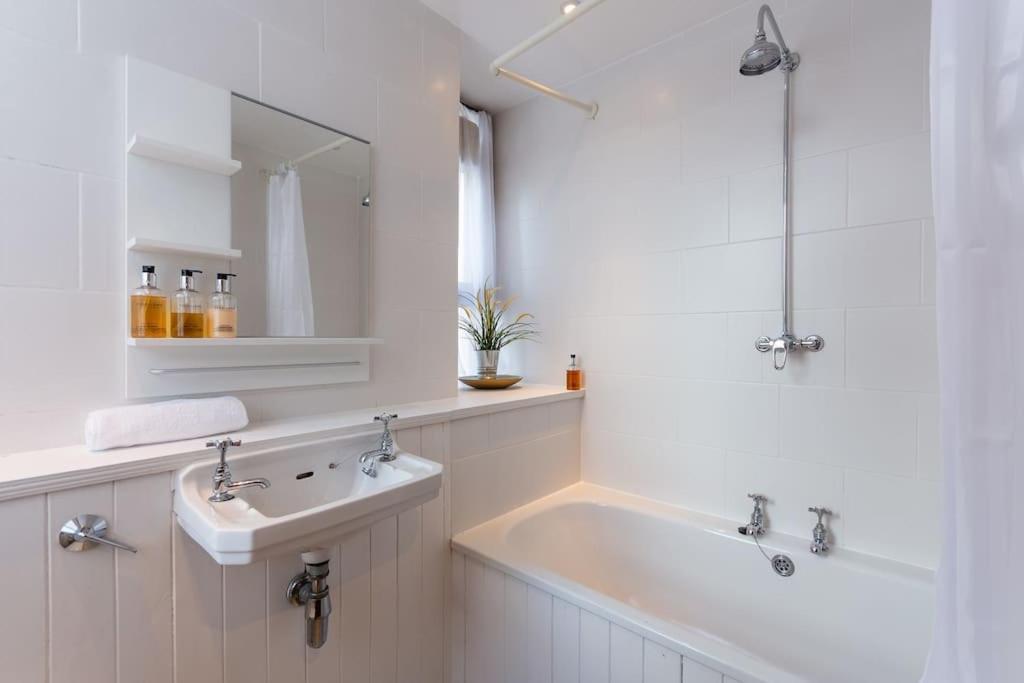 The Converted Stables - A Characterful Mews House Holiday home