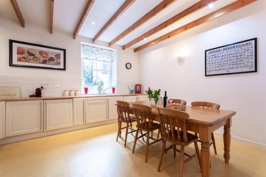 The Converted Stables - A Characterful Mews House Holiday home