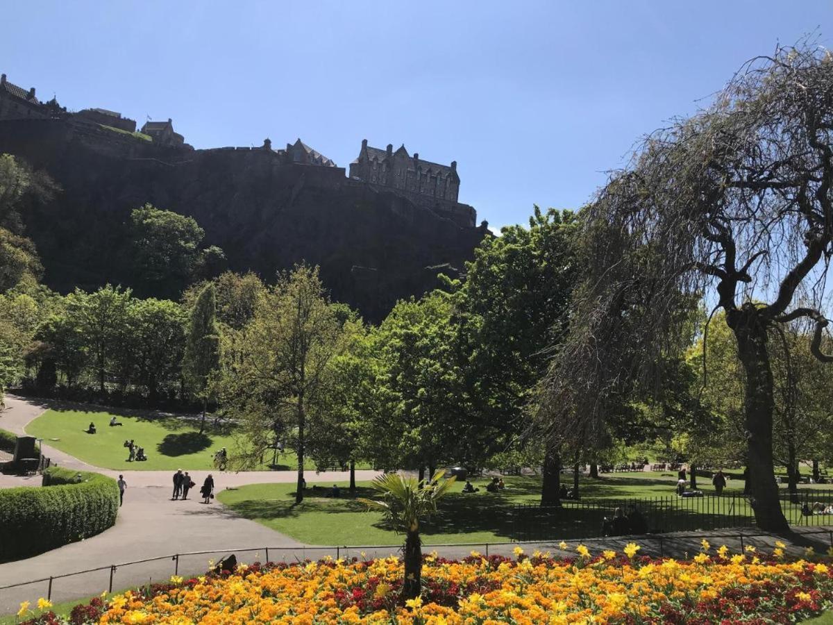 1 Bedrooms Flat In Haymarket, Heart Of Flat Sleeps 4 , * Edinburgh