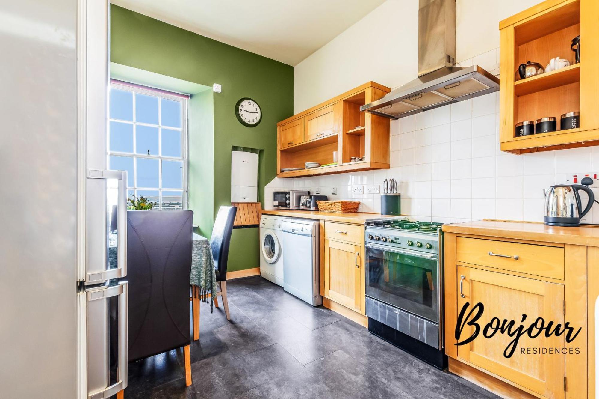 Belleville Central St James Quarter Free Offsite Parking & Views By Bonjour Residences * EDI