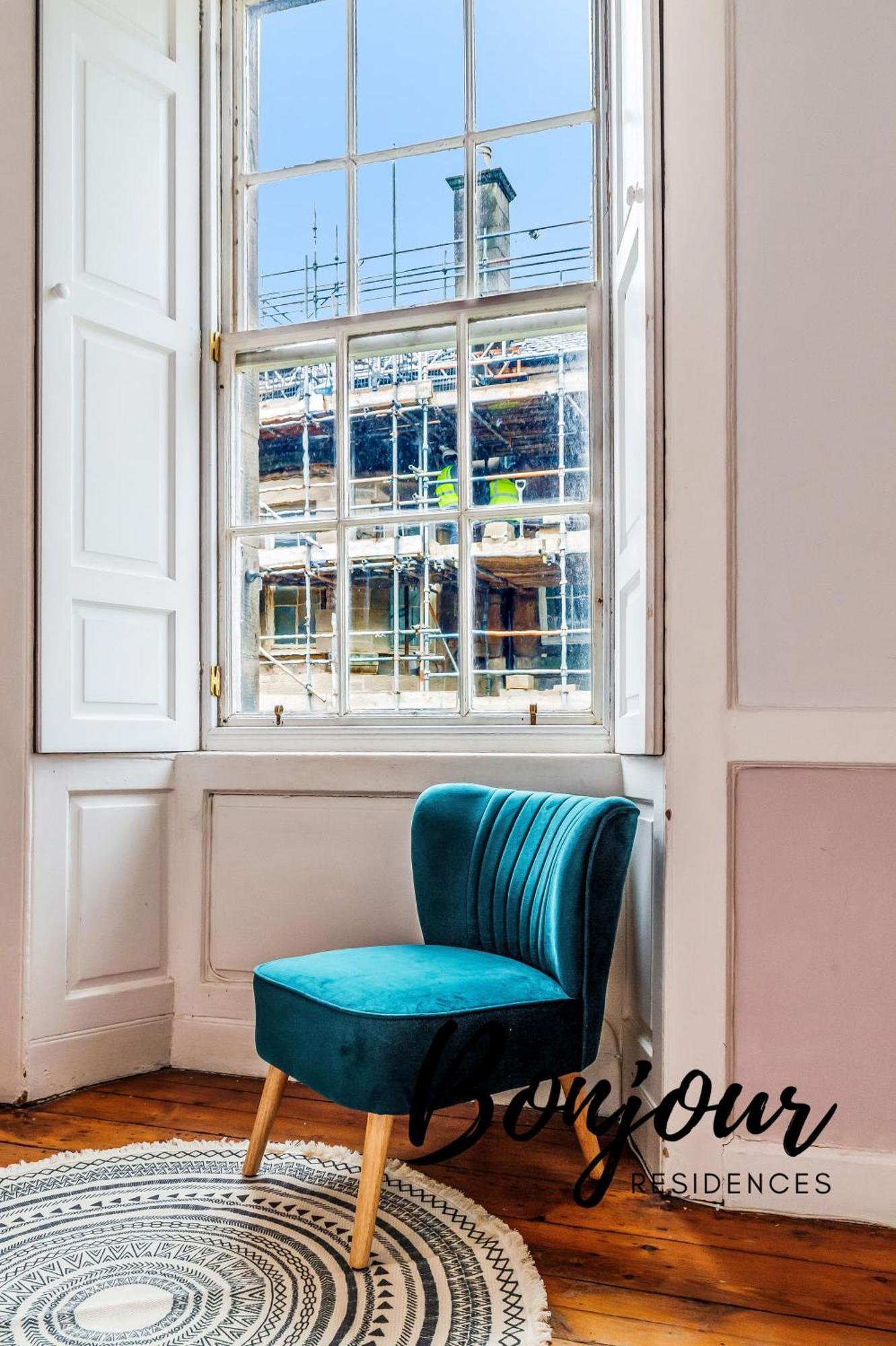 Belleville Central St James Quarter Free Offsite Parking & Views By Bonjour Residences Apartment EDI