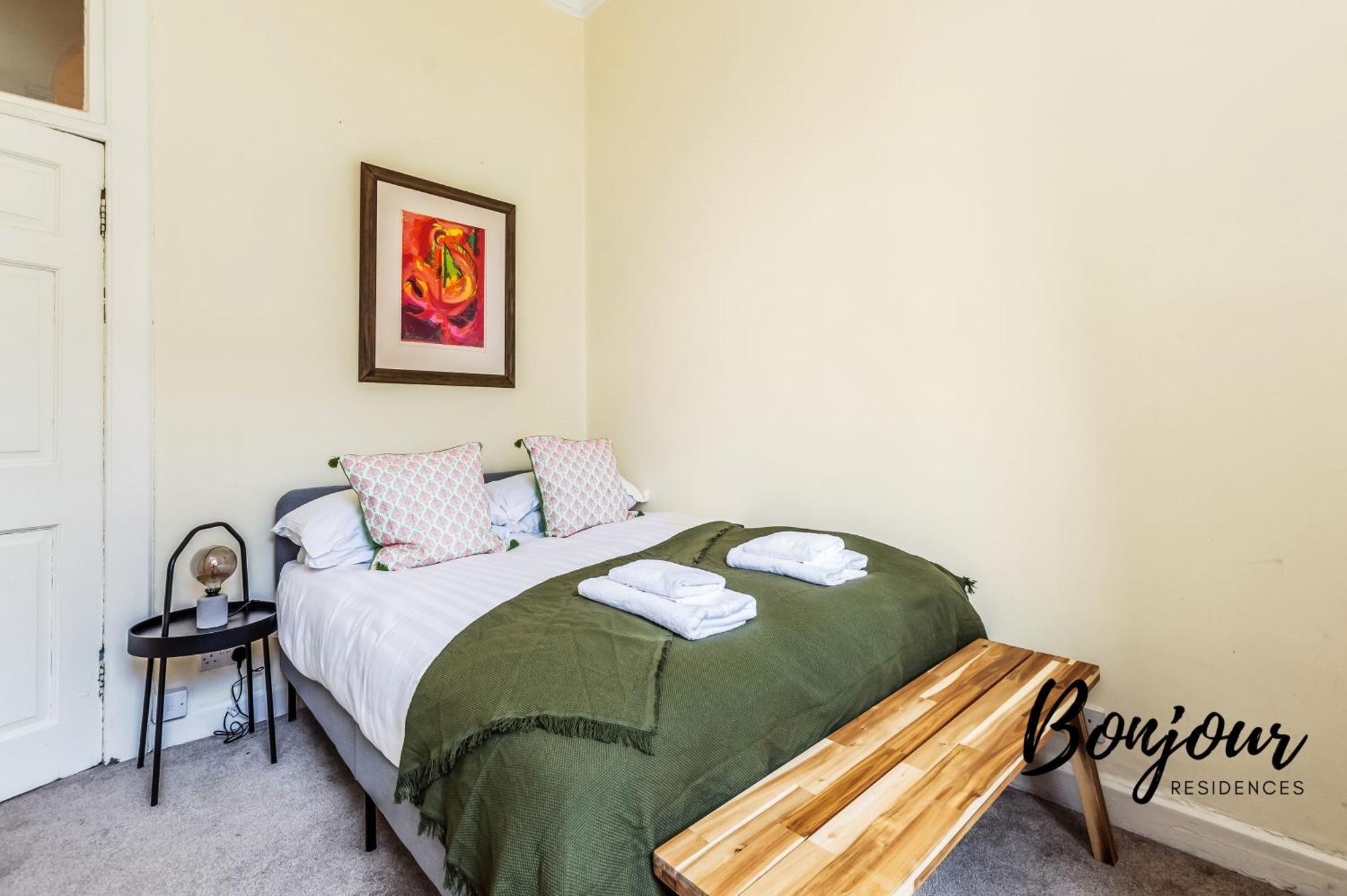 Apartment Belleville Central St James Quarter Free Offsite Parking & Views By Bonjour Residences *