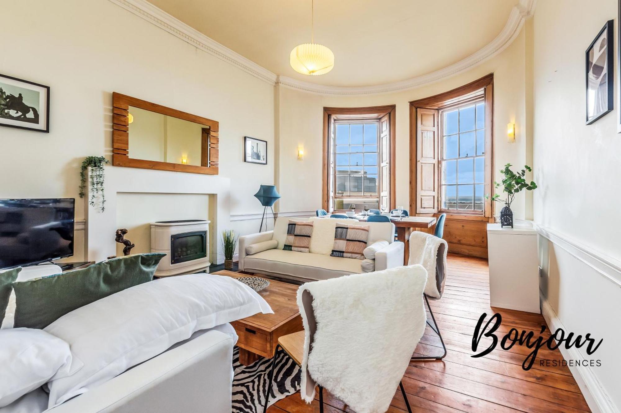 Belleville Central St James Quarter Free Offsite Parking & Views By Bonjour Residences Apartment