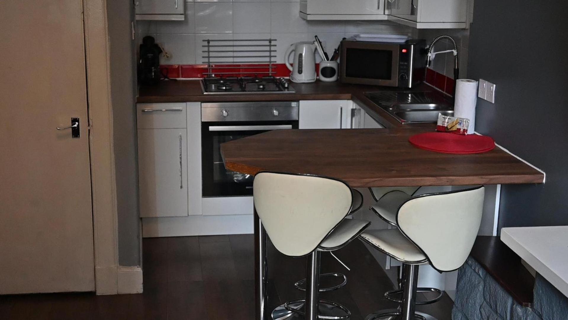Warm 1 Bed By Holyrood Palace And Park! *