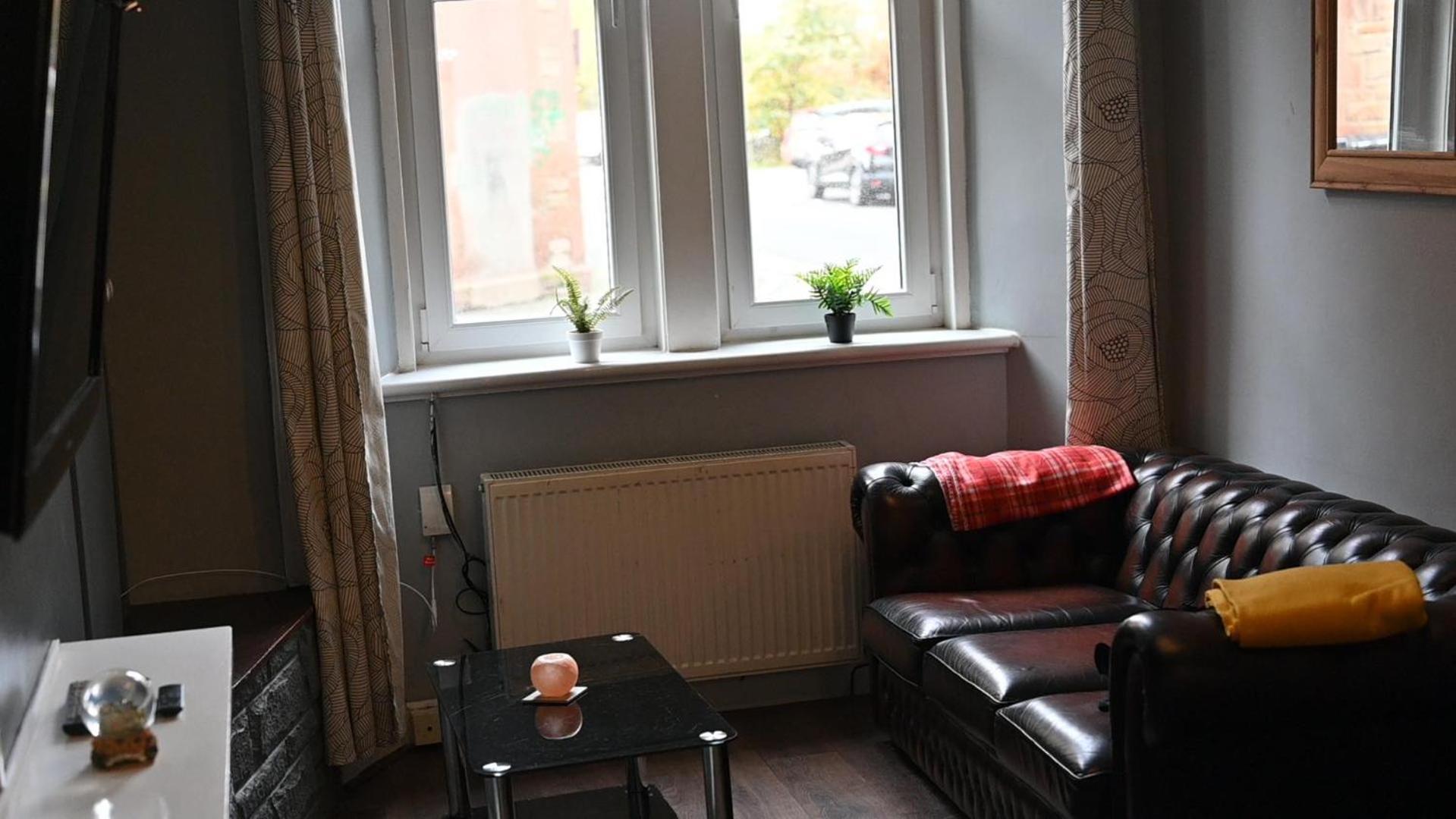 Warm 1 Bed By Holyrood Palace And Park! *
