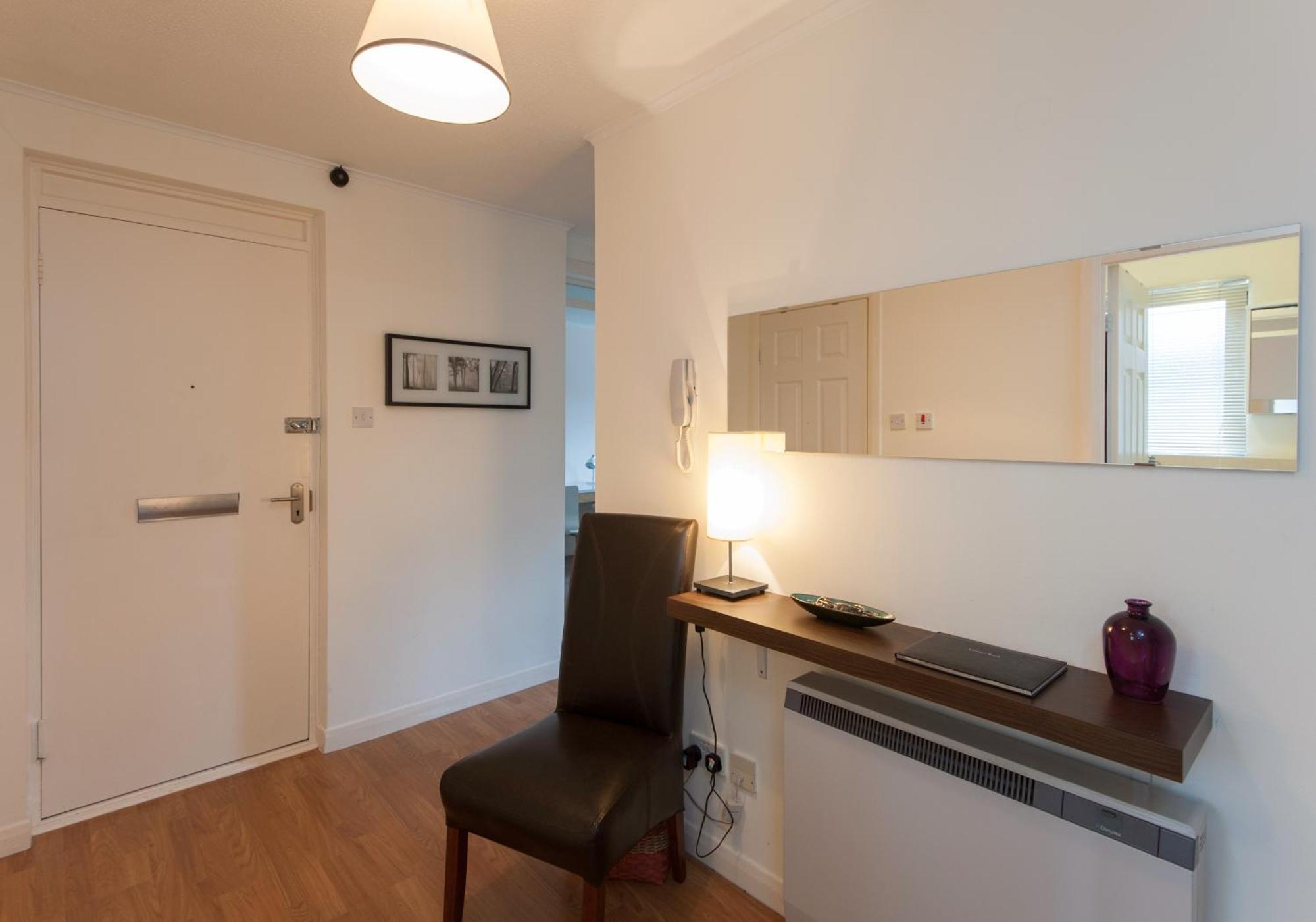 Logie Green Road Apartment