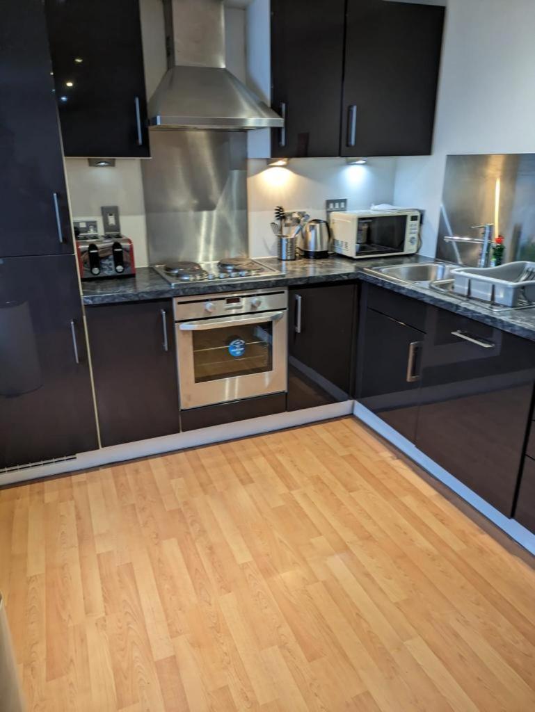 Modern 2 Bed With Stunning Seaside View Apartment