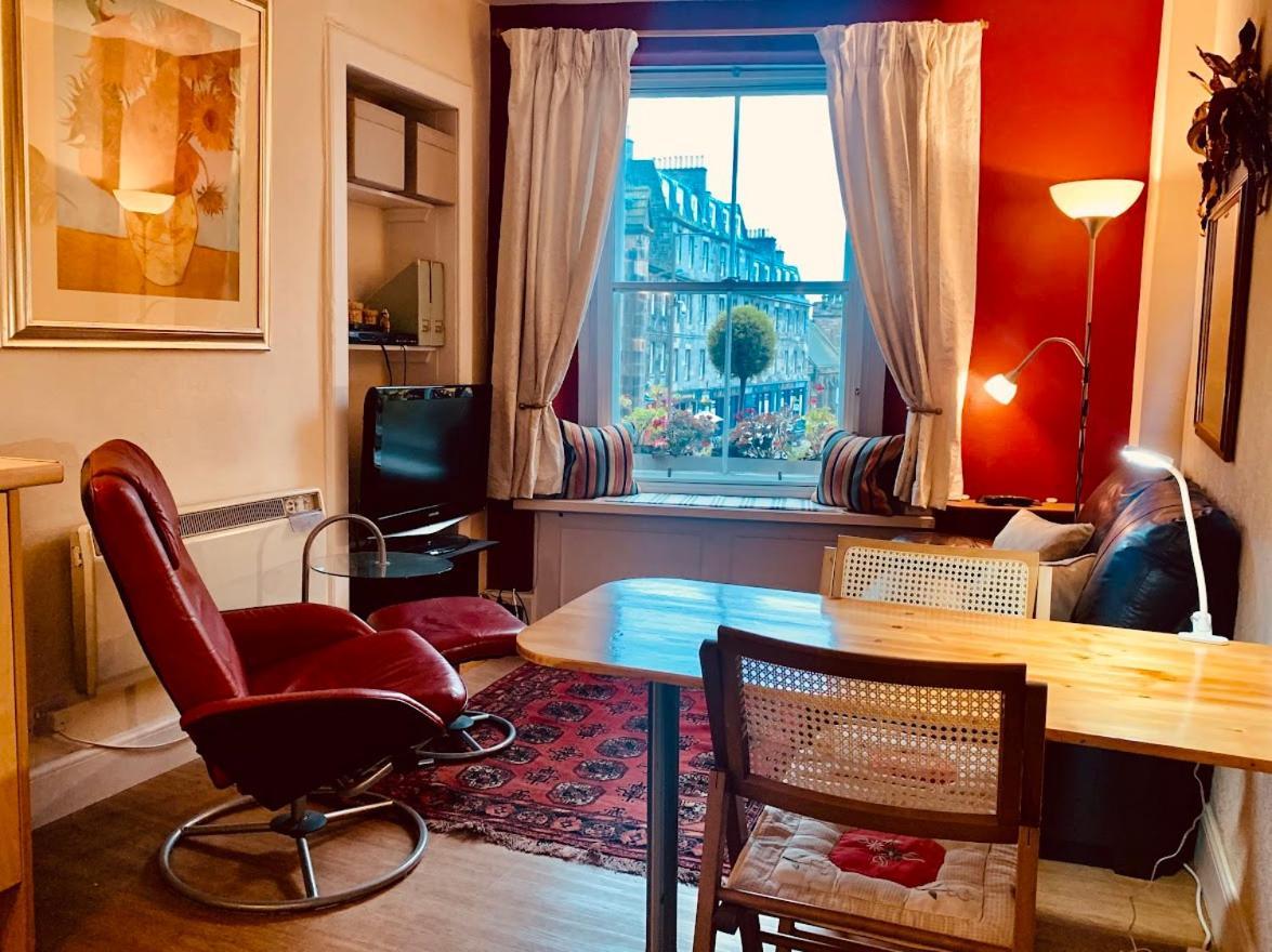 Royal Mile Apt, Just 1 Min From Castle!