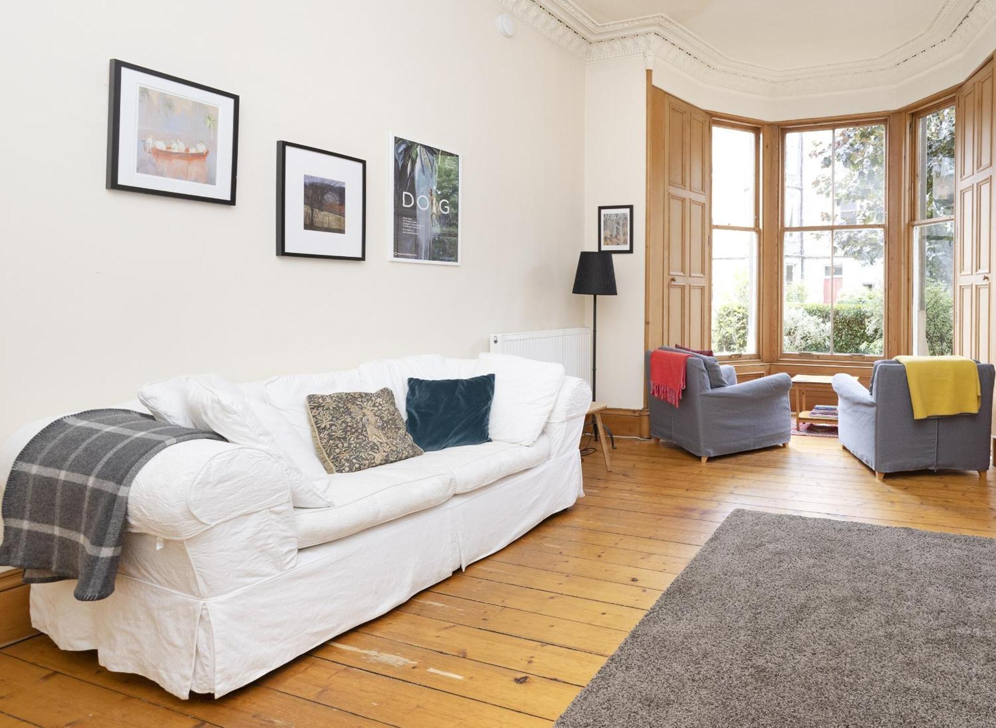 Apartment Joivy 3-bed Meadows Flat Near Castle