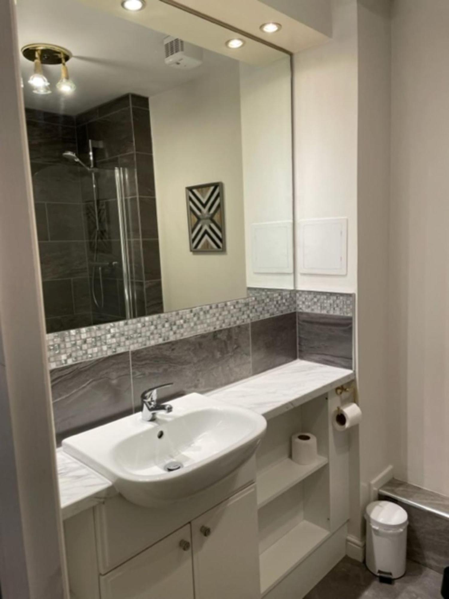 Attractive Leith Apartment
