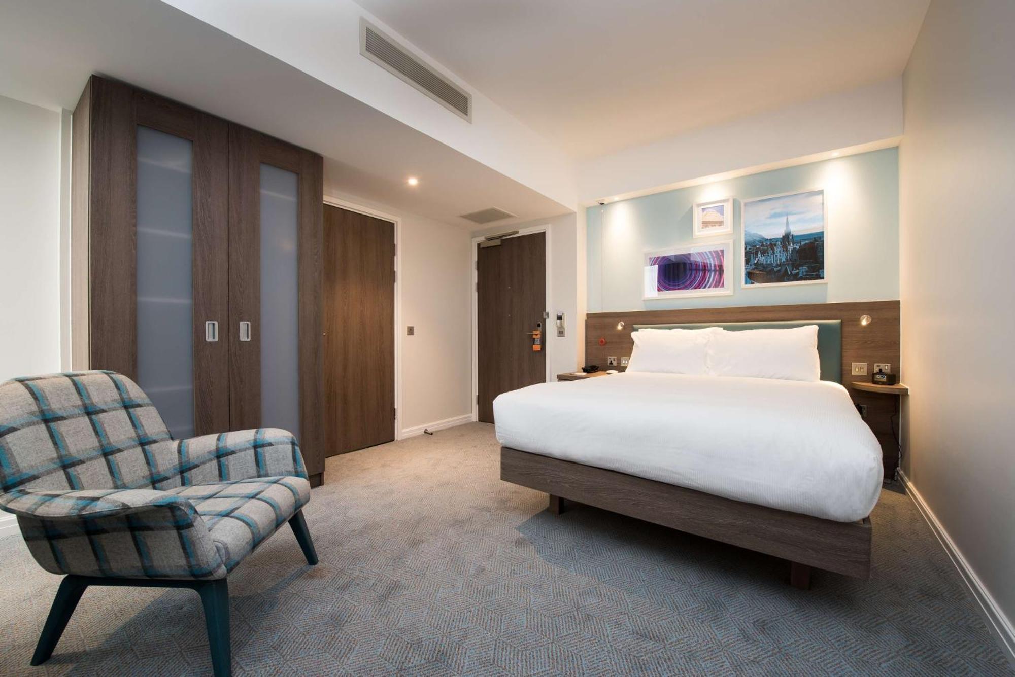 Hampton By Hilton West End 3*