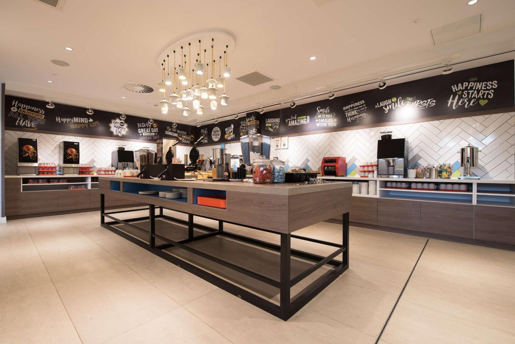 Hotel Hampton By Hilton West End 3*