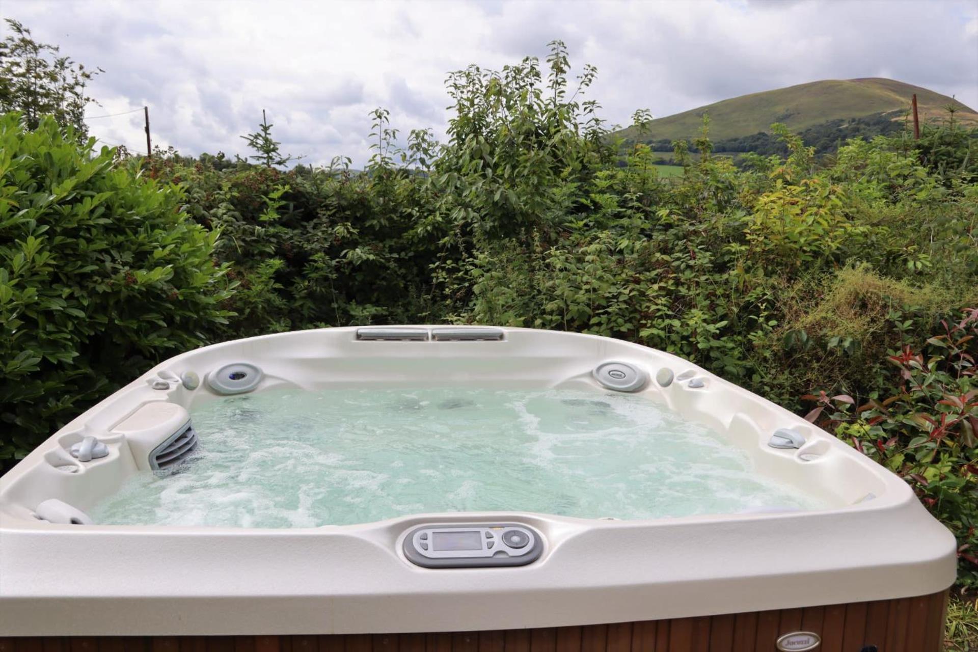 Holiday home Damhead In With A Hot Tub Edinburgh