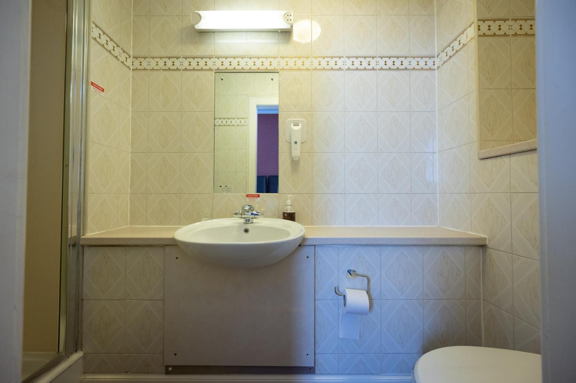 Bed & Breakfast Hampton By Greene King 3*