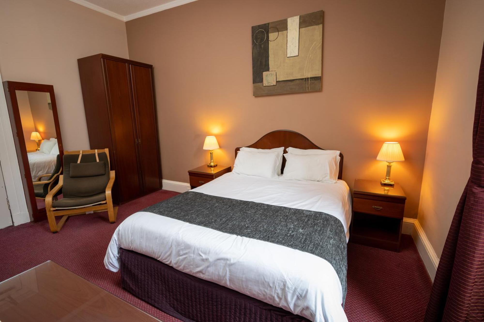 Hampton By Greene King Bed & Breakfast 3*