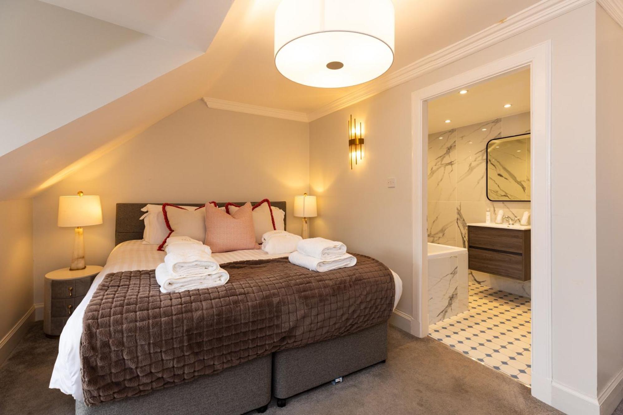 Apartment Righ - Luxurious Centre Three Bedroom Edinburgh