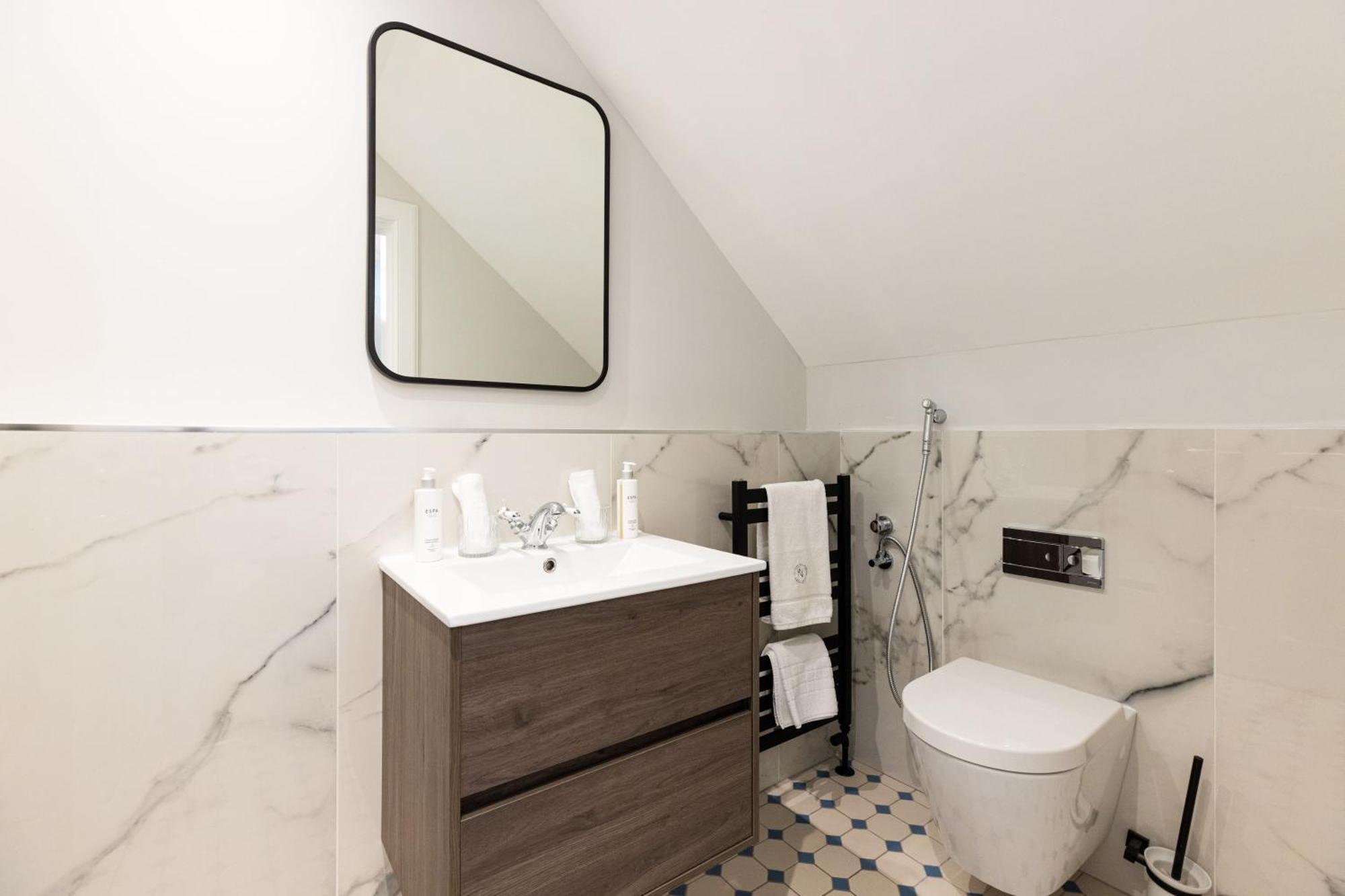 Righ - Luxurious Centre Three Bedroom * Edinburgh