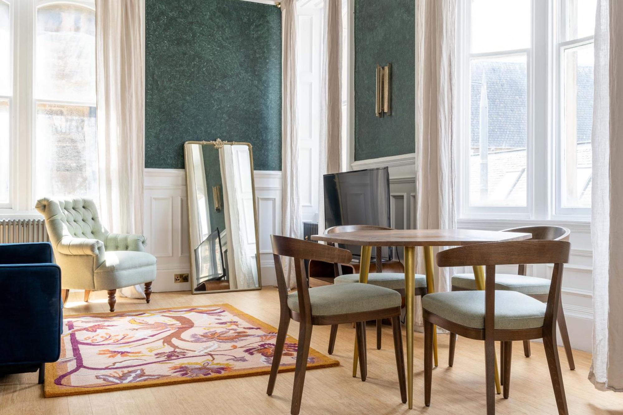 89 The Merchants Luxury By The House Of Danu Édimbourg