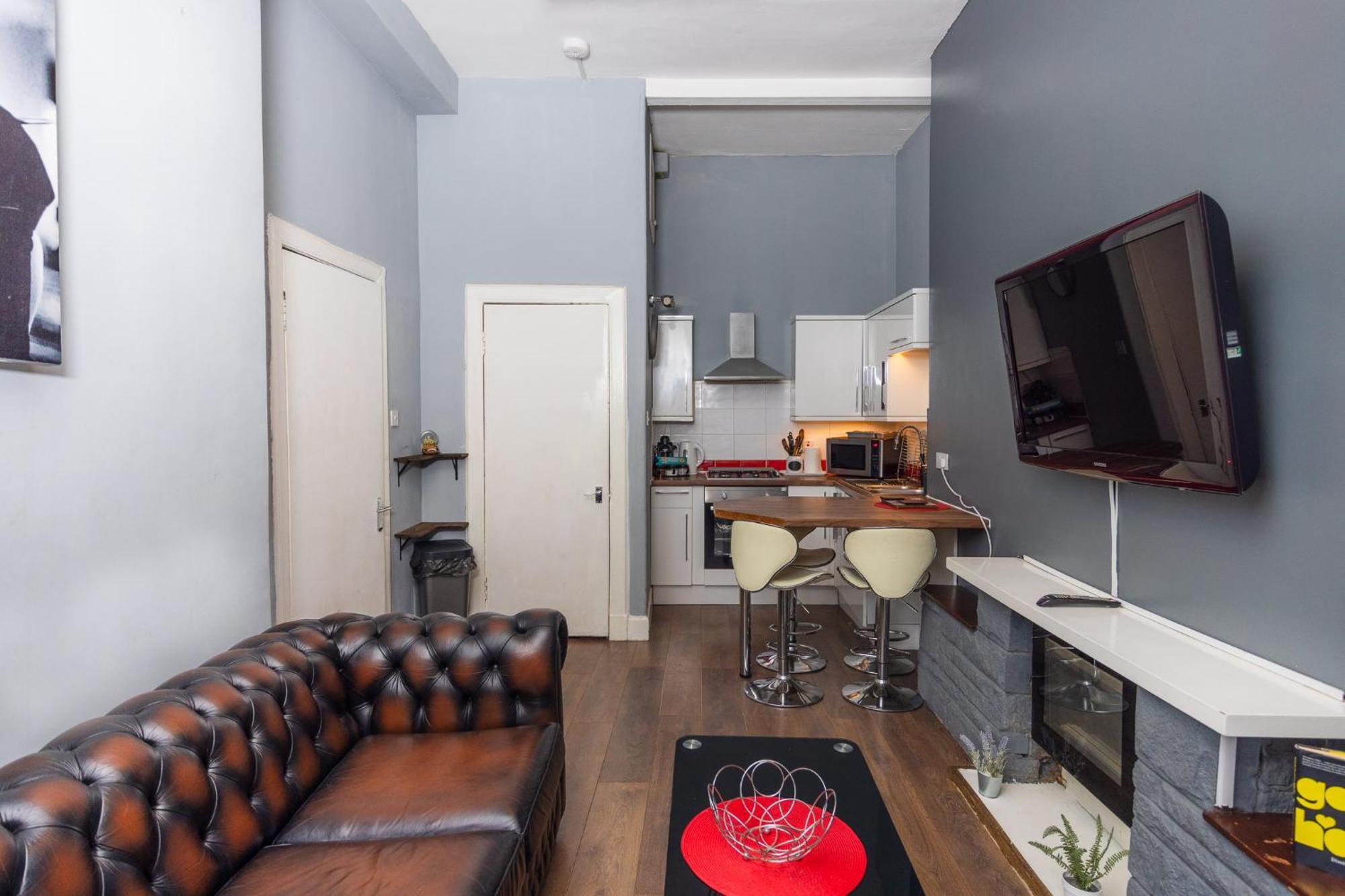 Warm 1 Bed By Holyrood Palace And Park! *