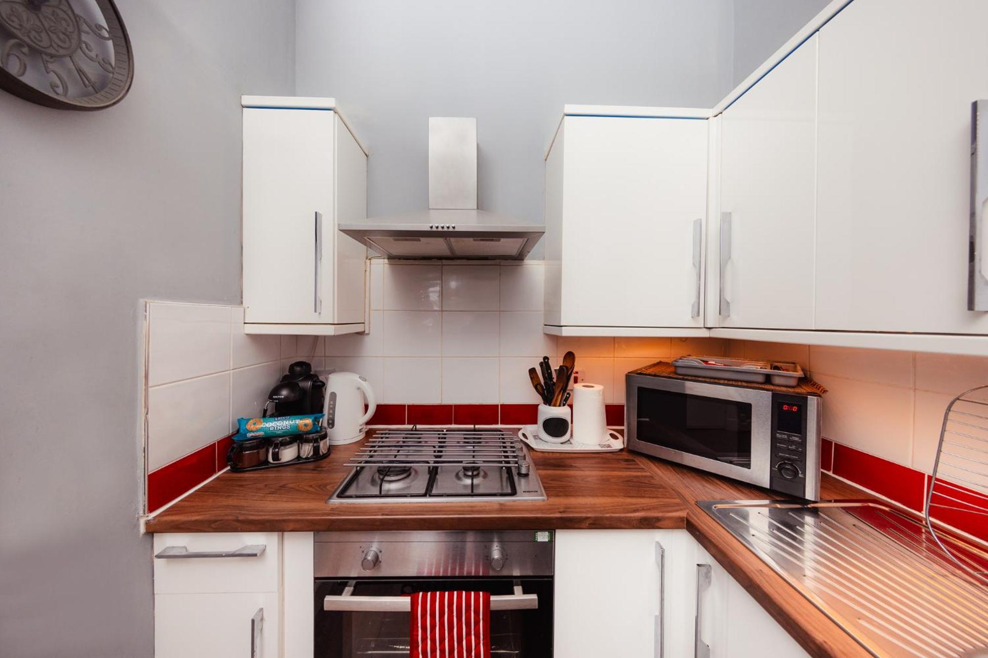 Warm 1 Bed By Holyrood Palace And Park!
