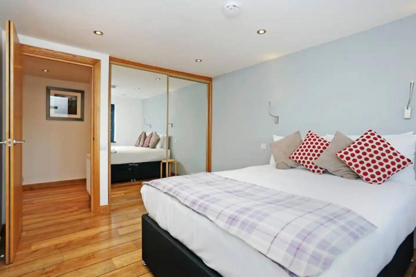 Cozy Mezzanine In Edinburgh's Old Town Apartment Edinburgh
