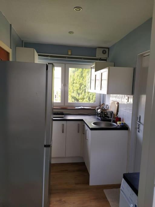 Studio Flat, Frequent Buses, 1-minute Walk To Bus Stop, 15 Minutes To City Center Apartment EDI