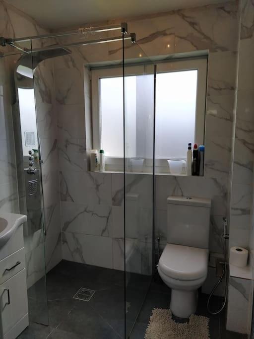 Studio Flat, Frequent Buses, 1-minute Walk To Bus Stop, 15 Minutes To City Center *