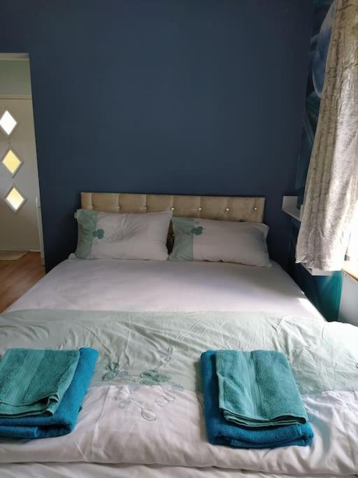 Studio Flat, Frequent Buses, 1-minute Walk To Bus Stop, 15 Minutes To City Center Apartment EDI