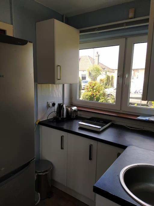 Studio Flat, Frequent Buses, 1-minute Walk To Bus Stop, 15 Minutes To City Center *