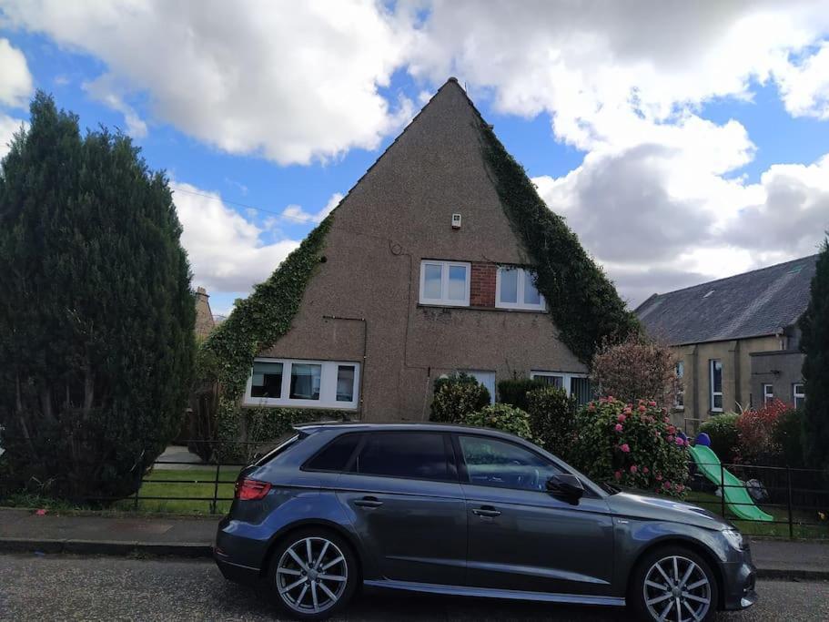 Apartment Studio Flat, Frequent Buses, 1-minute Walk To Bus Stop, 15 Minutes To City Center